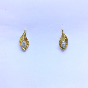 designing fancy gold earrings by 