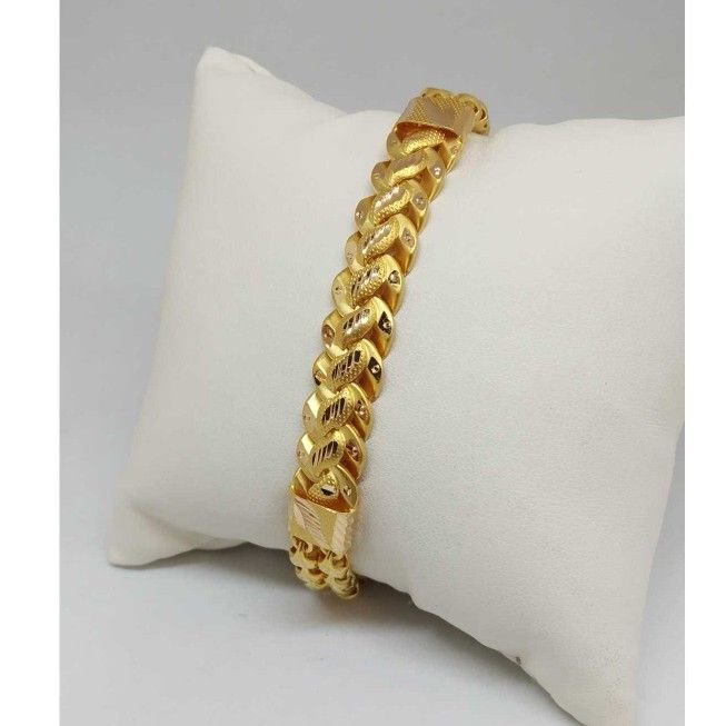 22 KT GOLD DESIGNED GENTS BRACELET