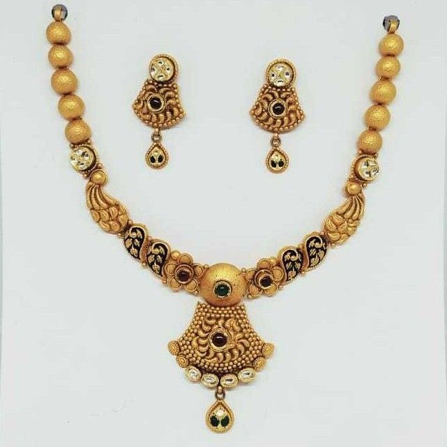 22 KT Gold Antique Set