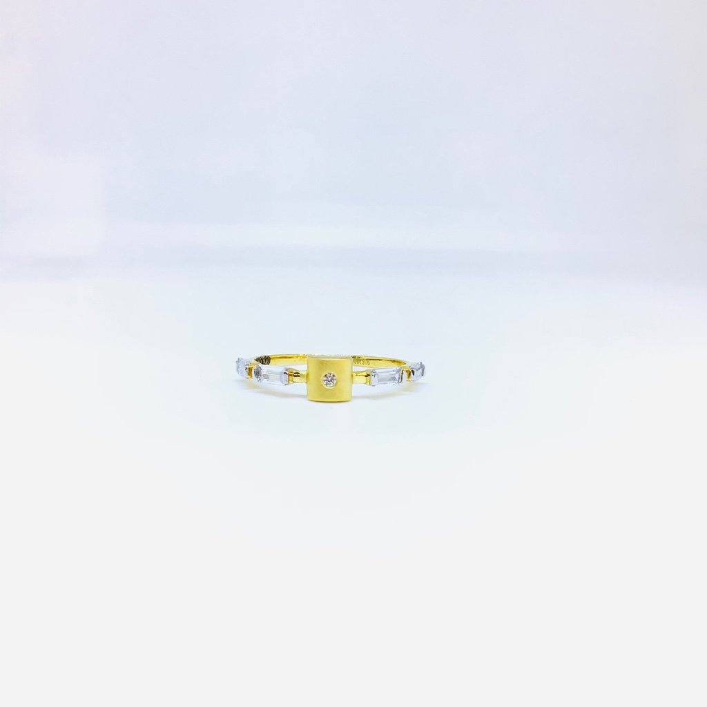 FANCY GOLD RING FOR LADIES