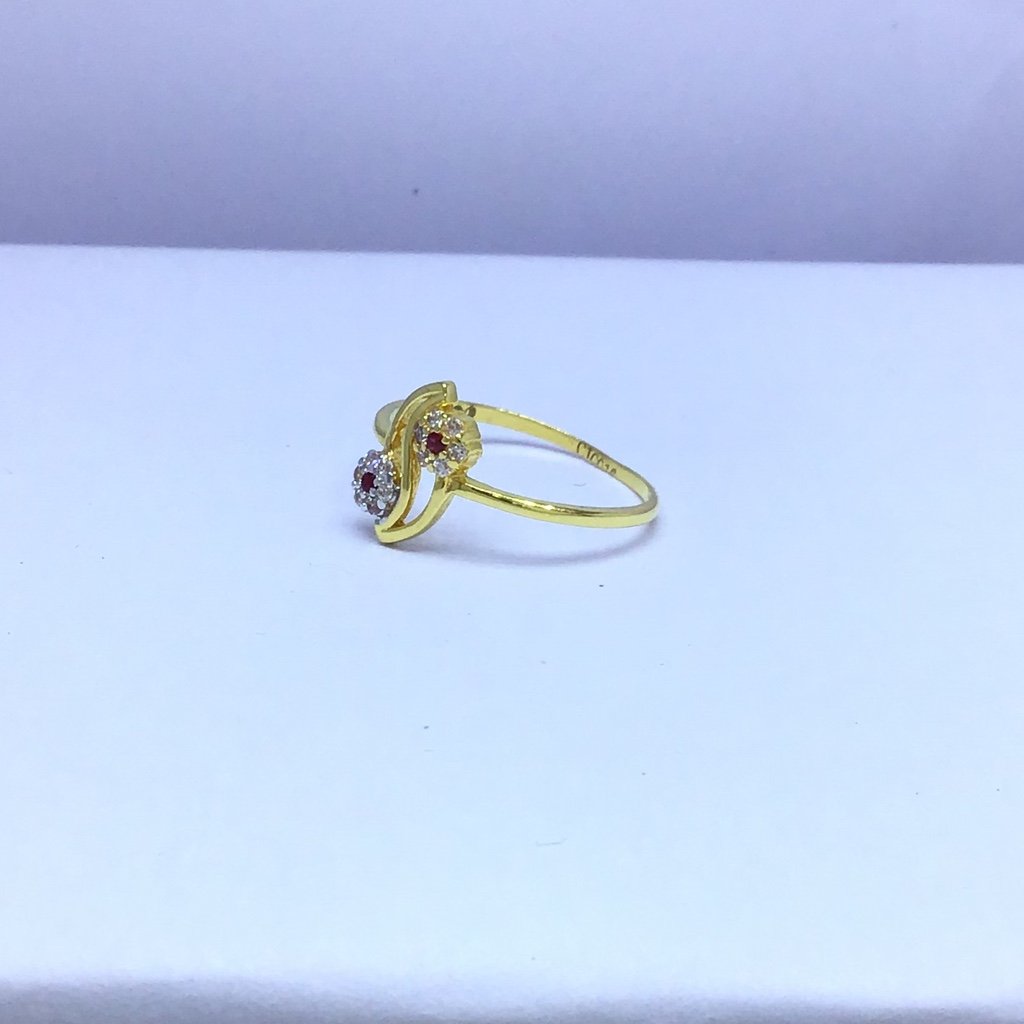 designing fancy ladies gold ring