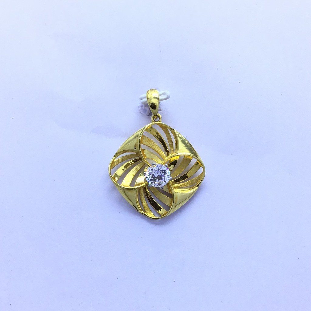 Designed gold fancy pendant