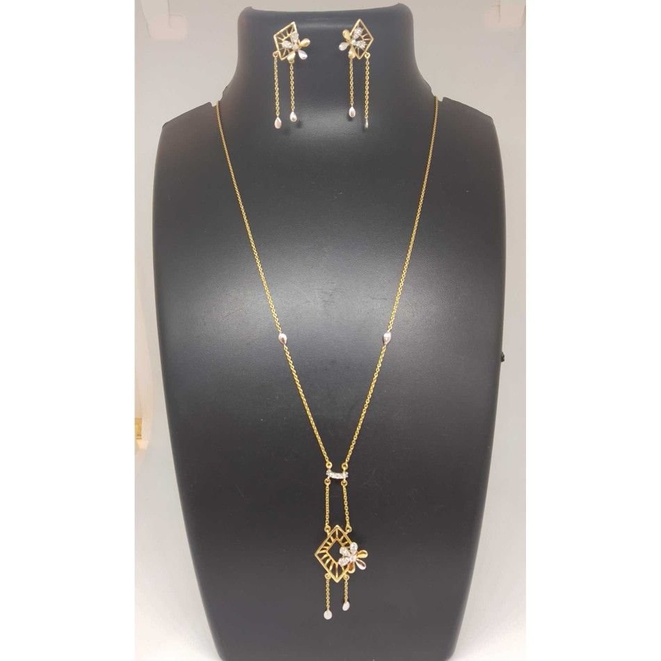 REAL DIAMOND DESIGNER  CHAIN PENDANT SET